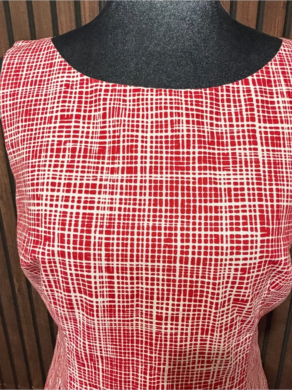 Ann Taylor Red & White Textured Sheath Dress Size 6 Sleeveless Career Chic - Picture 3 of 7